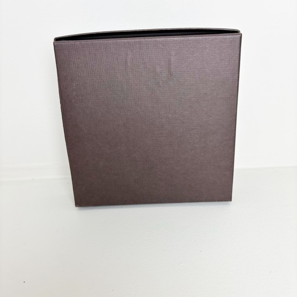 Coach Box - Picture 2 of 9